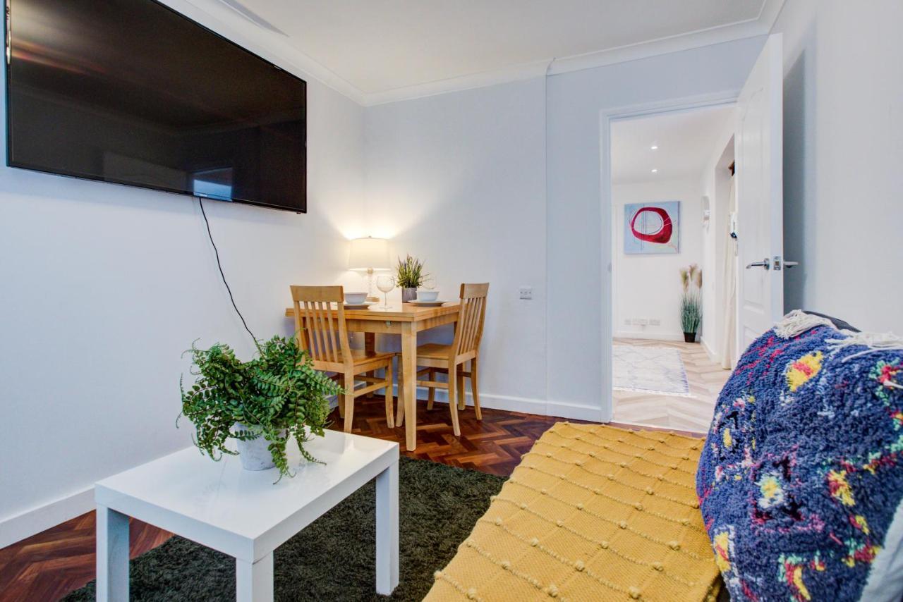 3-Bedroom, 3-Baths Apartment In Super Posh Marylebone, Central London, W1 Dış mekan fotoğraf