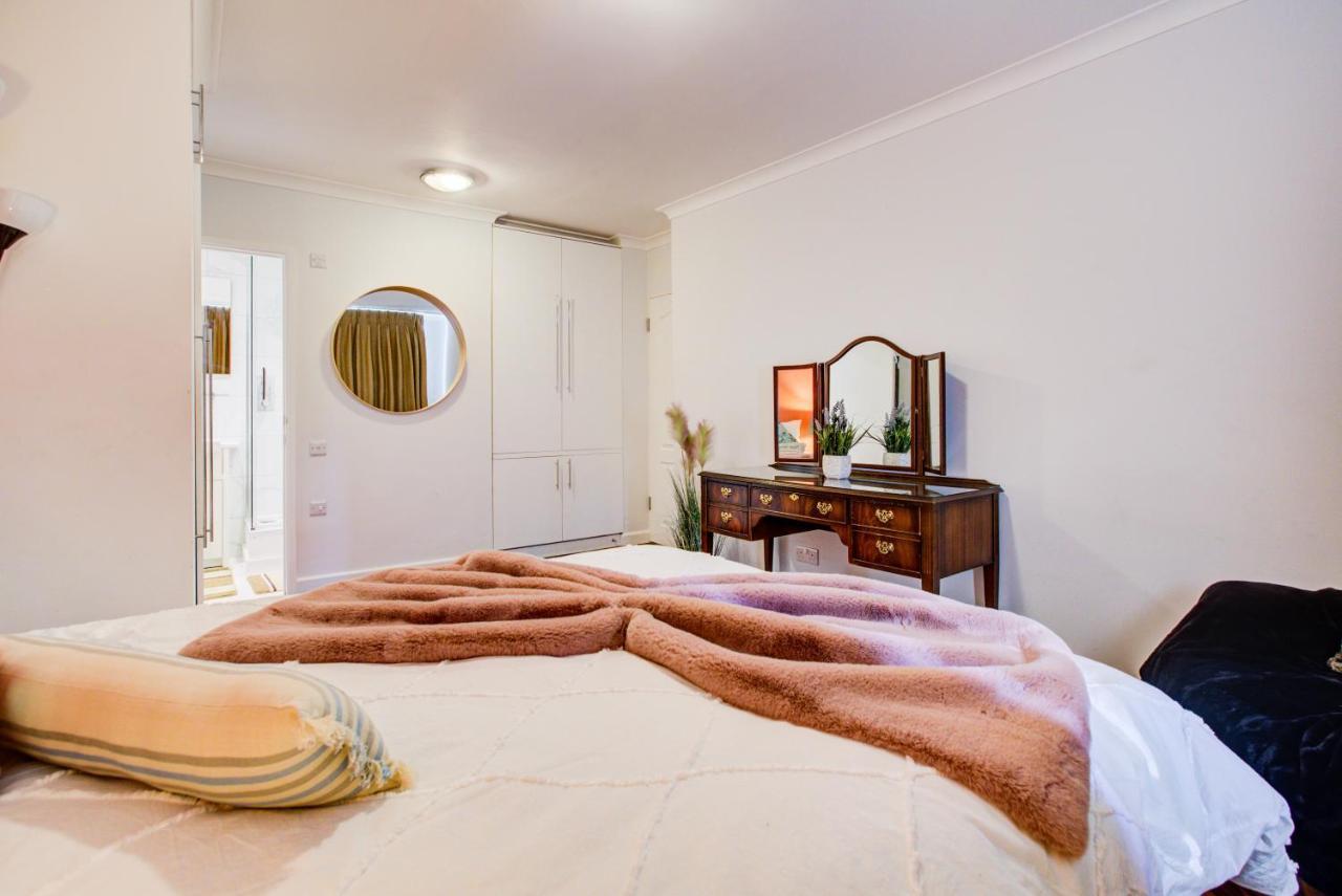 3-Bedroom, 3-Baths Apartment In Super Posh Marylebone, Central London, W1 Dış mekan fotoğraf