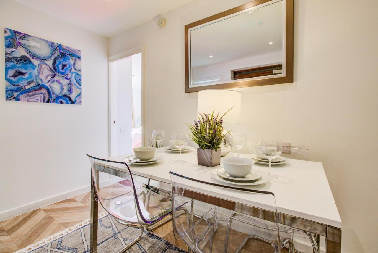 3-Bedroom, 3-Baths Apartment In Super Posh Marylebone, Central London, W1 Dış mekan fotoğraf